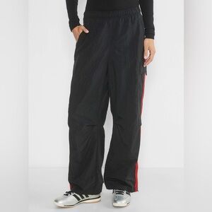 ARITZIA  Barry Cargo Pant Oversized water-repellent nylon cargo pants Large TNA